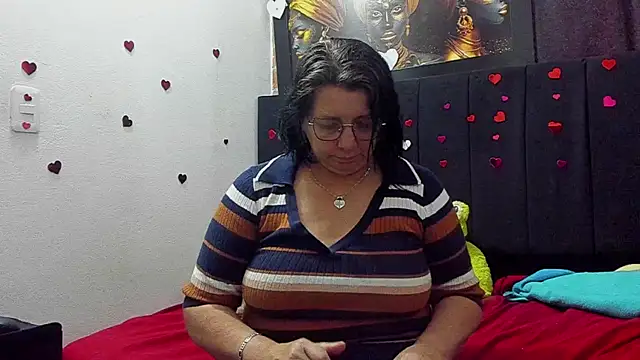 Evaaross 2345 online show from June 19, 8:12 pm