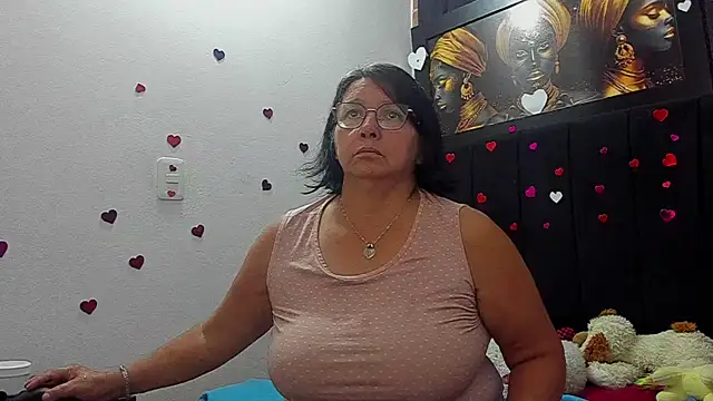 Evaaross 2345 online show from July 8, 8:33 pm