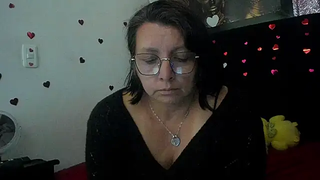 Evaaross 2345 online show from July 17, 7:50 pm