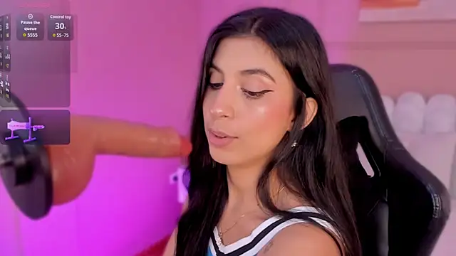 zia cooper online show from December 18, 7:51 pm