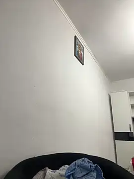 EmaSkyes online show from December 22, 7:55 am