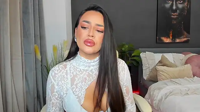 Sonia  Rey online show from November 11, 5:32 pm