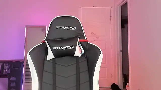 mollygordan online show from September 30, 6:41 am