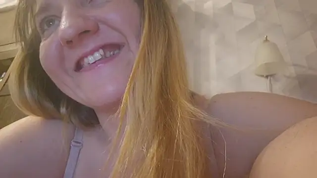 EstrellaWalters online show from May 19, 4:58 pm