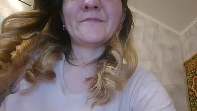 EstrellaWalters online show from May 21, 1:42 pm