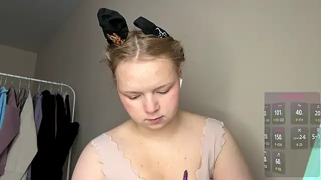 ZaraCreedon online show from March 7, 5:03 am