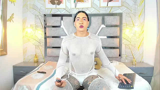 Alison Chan  online show from June 12, 10:40 pm