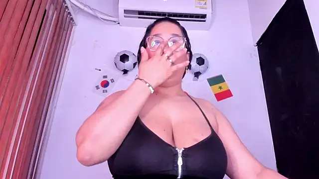 alondrabigtits online show from July 4, 12:12 pm