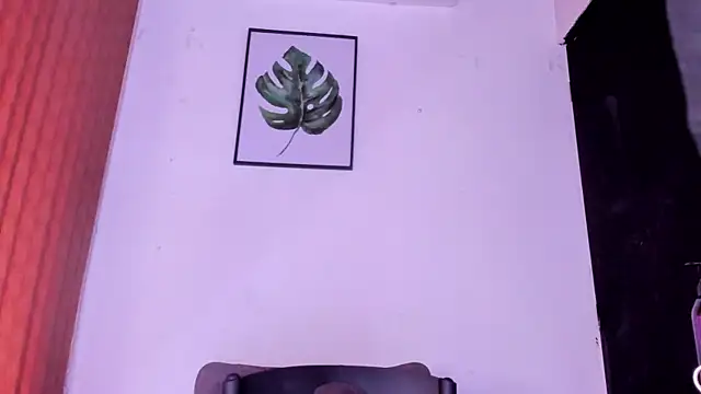 alondrabigtits online show from July 22, 12:28 pm
