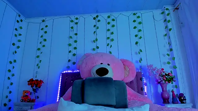dulcevegga online show from May 5, 3:53 am