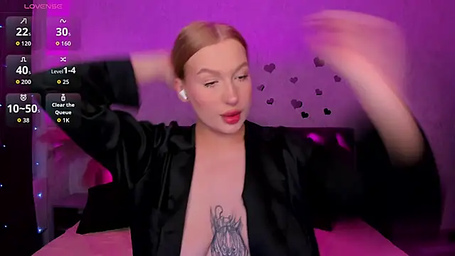 Emma  Leee online show from October 4, 12:49 am