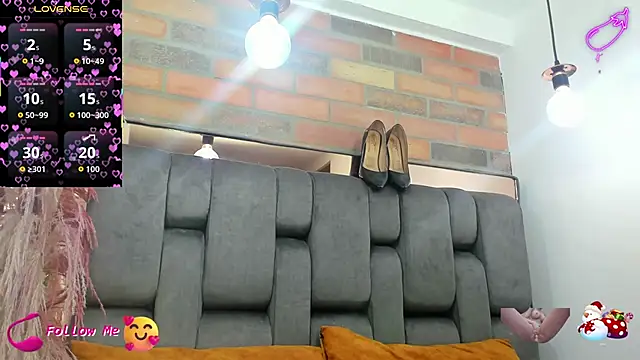 JESSYCORTES online show from December 1, 5:37 pm