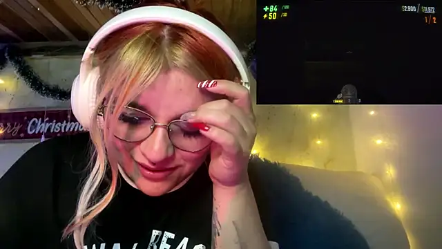 SophiaWeestt99 online show from December 15, 6:29 am