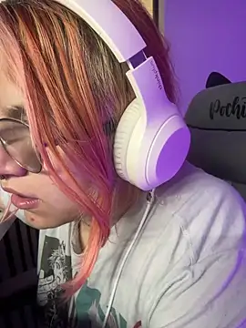 SophiaWeestt99 online show from June 18, 2:13 am