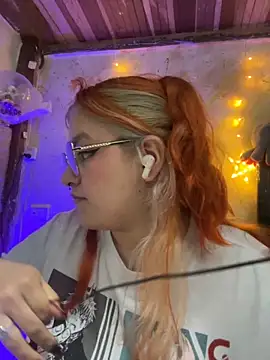 SophiaWeestt99 online show from October 22, 4:50 am