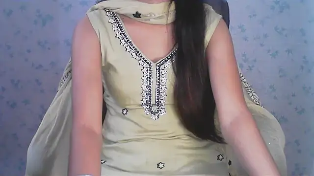 collage hoty online show from June 18, 4:25 am