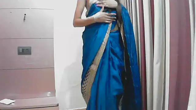 Snapshot of collage_hoty chatting on September 12, 5:42 pm collage hoty online show from September 12, 5:42 pm