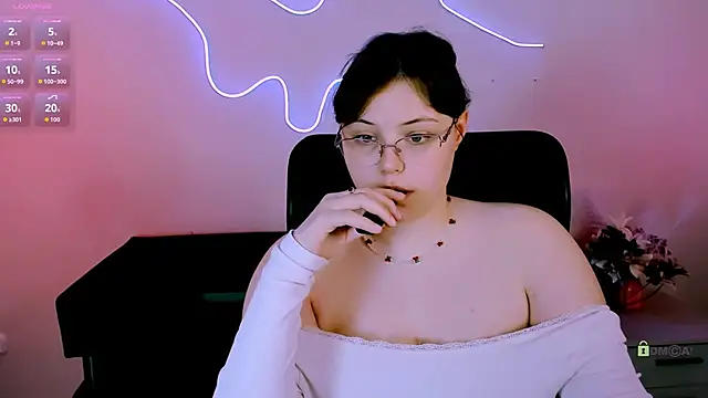 nikole kitt online show from June 16, 2:45 am