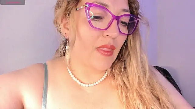 Naty Mature  online show from June 18, 6:35 pm
