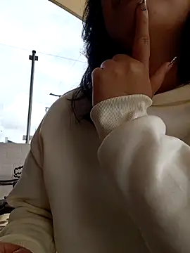 lara moon25 online show from November 4, 8:14 pm