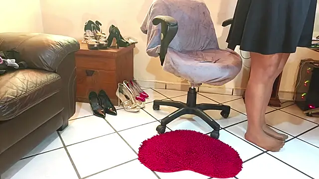 Mylegs4you online show from June 25, 10:44 pm