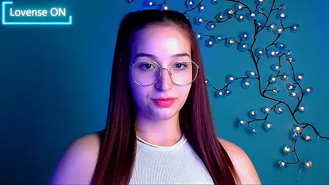 Snapshot of Jessie_Kisss chatting on October 12, 12:18 pm Jessie Kisss online show from October 12, 12:18 pm