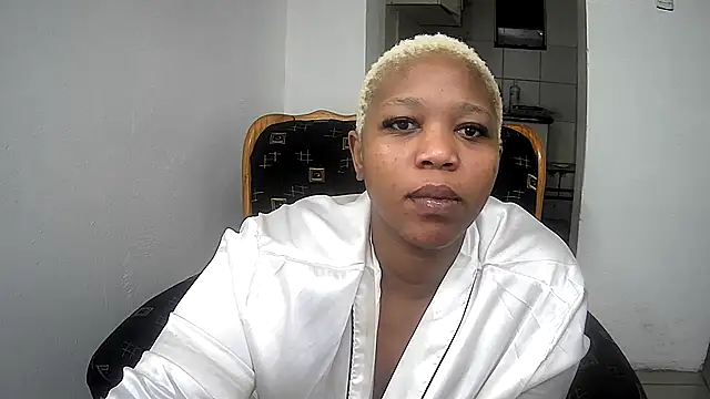 GoldenPussyXOXO online show from April 4, 11:47 pm