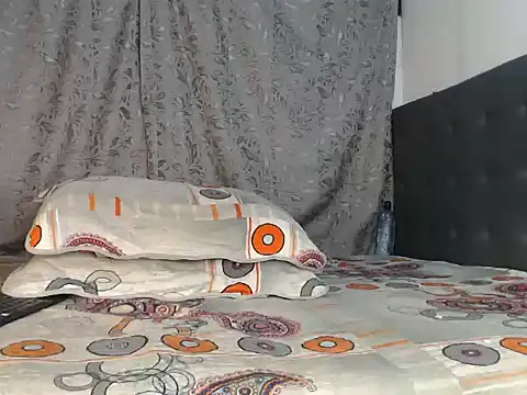 Soe Lara online show from July 29, 3:56 pm