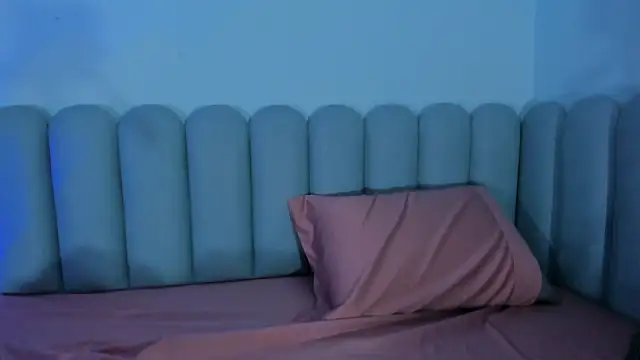 curvy rousi online show from February 7, 12:20 pm