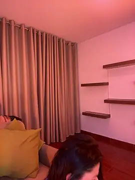 Alice Biel online show from April 3, 11:25 pm