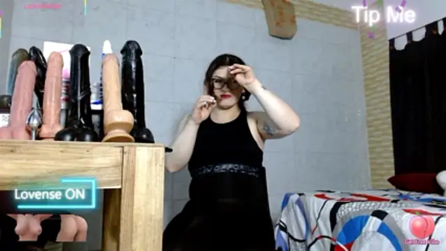 smithdara online show from February 7, 12:03 am