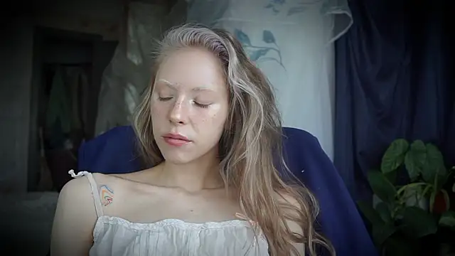  Phantom thread  online show from March 23, 9:37 am