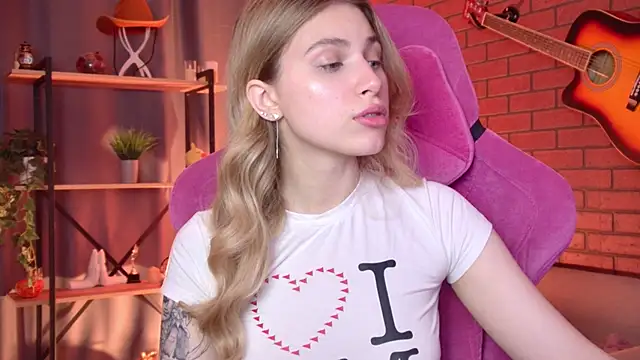 EllieCutes online show from June 22, 6:54 am