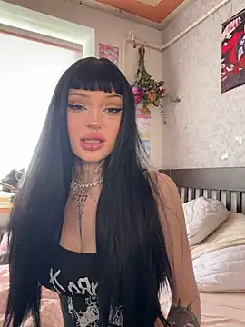 madelinexx online show from June 6, 10:10 am