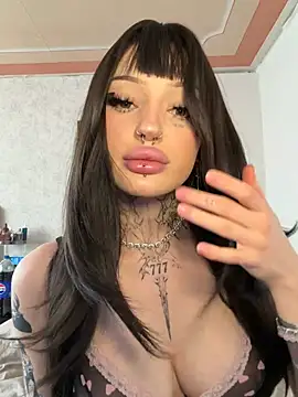 madelinexx online show from May 4, 12:20 pm