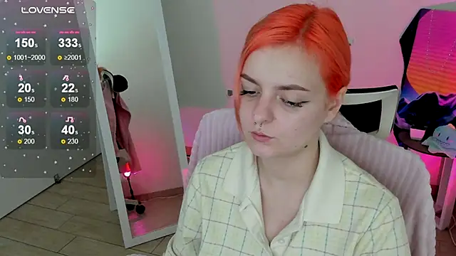 Snapshot of Fire_Bestie chatting on September 28, 1:16 pm Fire Bestie online show from September 28, 1:16 pm