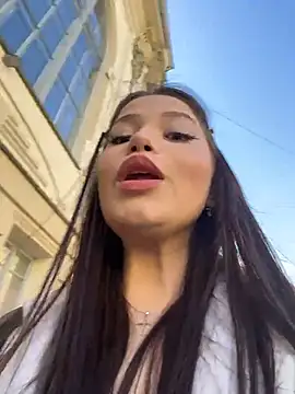 Chloe  Moon online show from May 3, 2:20 pm