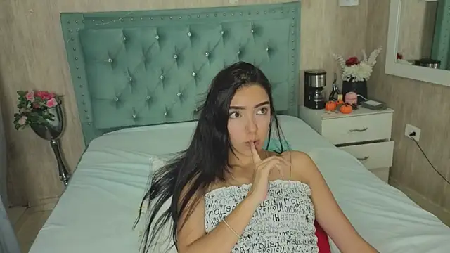 Marcelaa fox online show from July 6, 8:44 pm