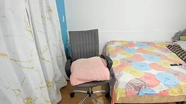 RachelJones  online show from July 2, 2:44 am