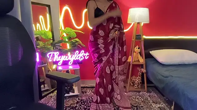 thywyldst69 online show from October 13, 8:33 pm