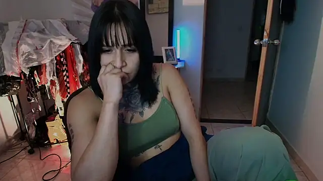 TinnaDawsom online show from February 18, 1:49 am