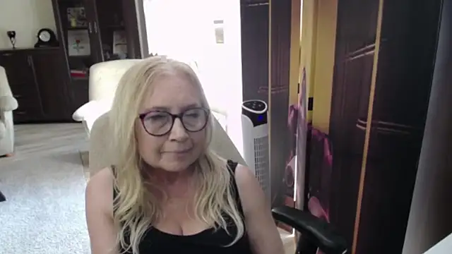 sofia xkiss online show from June 25, 1:57 pm