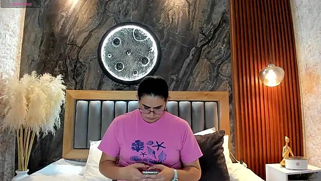 BellaPeers  online show from June 3, 11:55 am