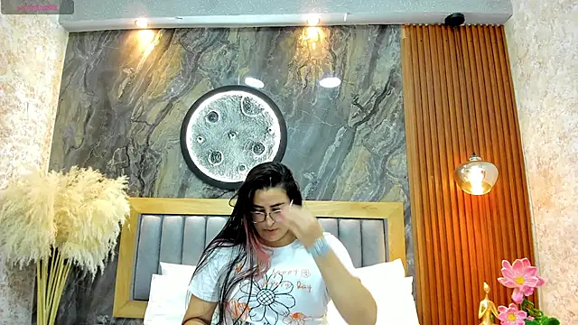 BellaPeers  online show from April 28, 10:41 am