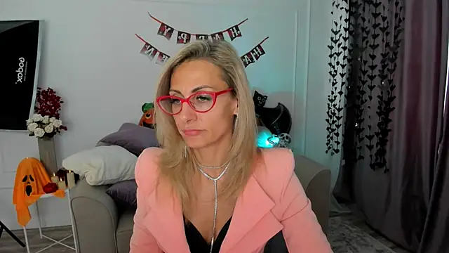 MuseOfStage online show from October 13, 11:35 am