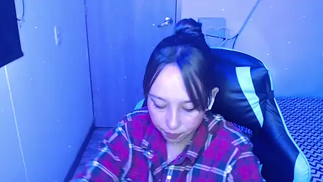 Skarlet Adams28 online show from February 18, 8:41 pm