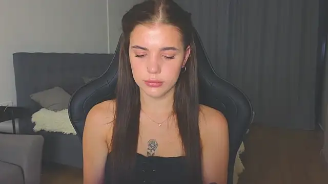 Snapshot of adrianawow1 chatting on September 20, 9:35 pm adrianawow1 online show from September 20, 9:35 pm