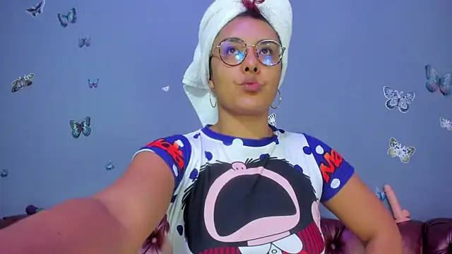 Kaira mosse online show from July 25, 10:11 am