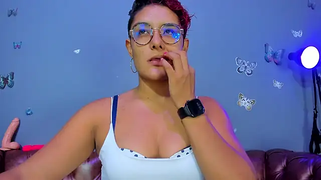 Kaira mosse online show from June 12, 3:09 pm