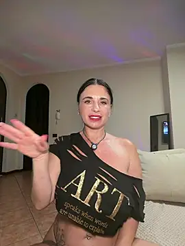 MichelleCara online show from July 28, 8:45 pm